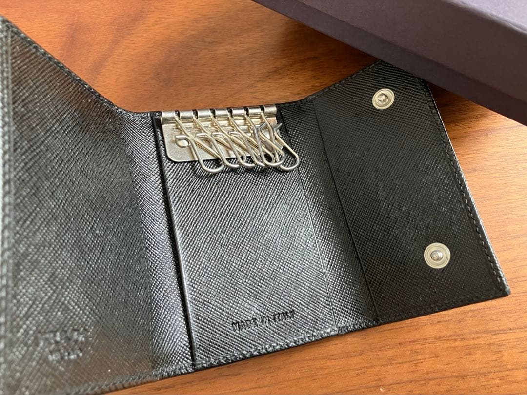 PRADA プラダ 6連レザーキーケース 三角プレート完全未使用希少経年品