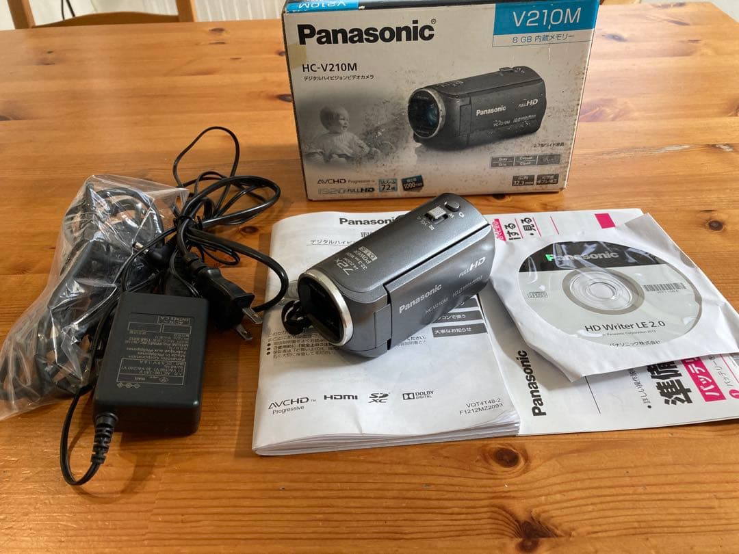 【美品】Panasonic HC-V210M ビデオカメラ