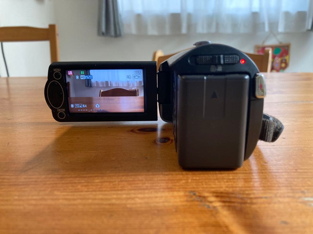 【美品】Panasonic HC-V210M ビデオカメラ