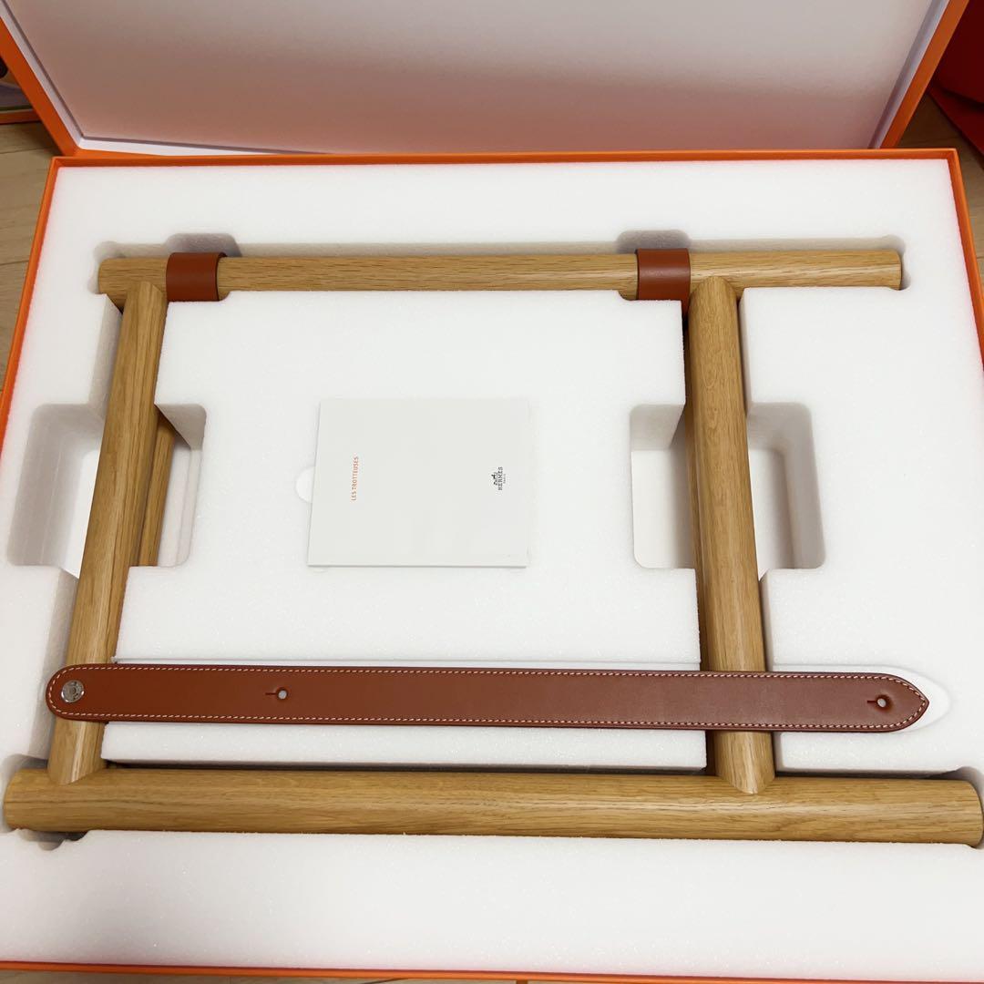 入手困難エルメスサイドテーブル組み立て式ブルー/ホワイト陶器/ウッドトロトゥーズ