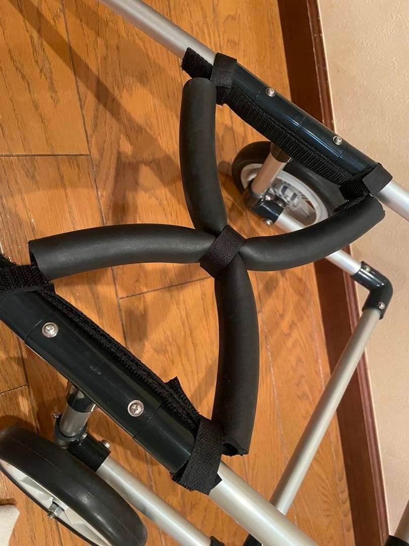 週末値下げ　中型犬用　車椅子　歩行器　　軽量アルミ製　2輪