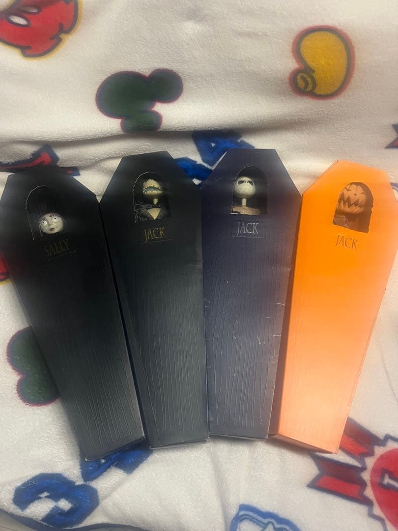 ナイトメアビフォアクリスマス　ジャック・スケリントン サリー　フィギュアセット