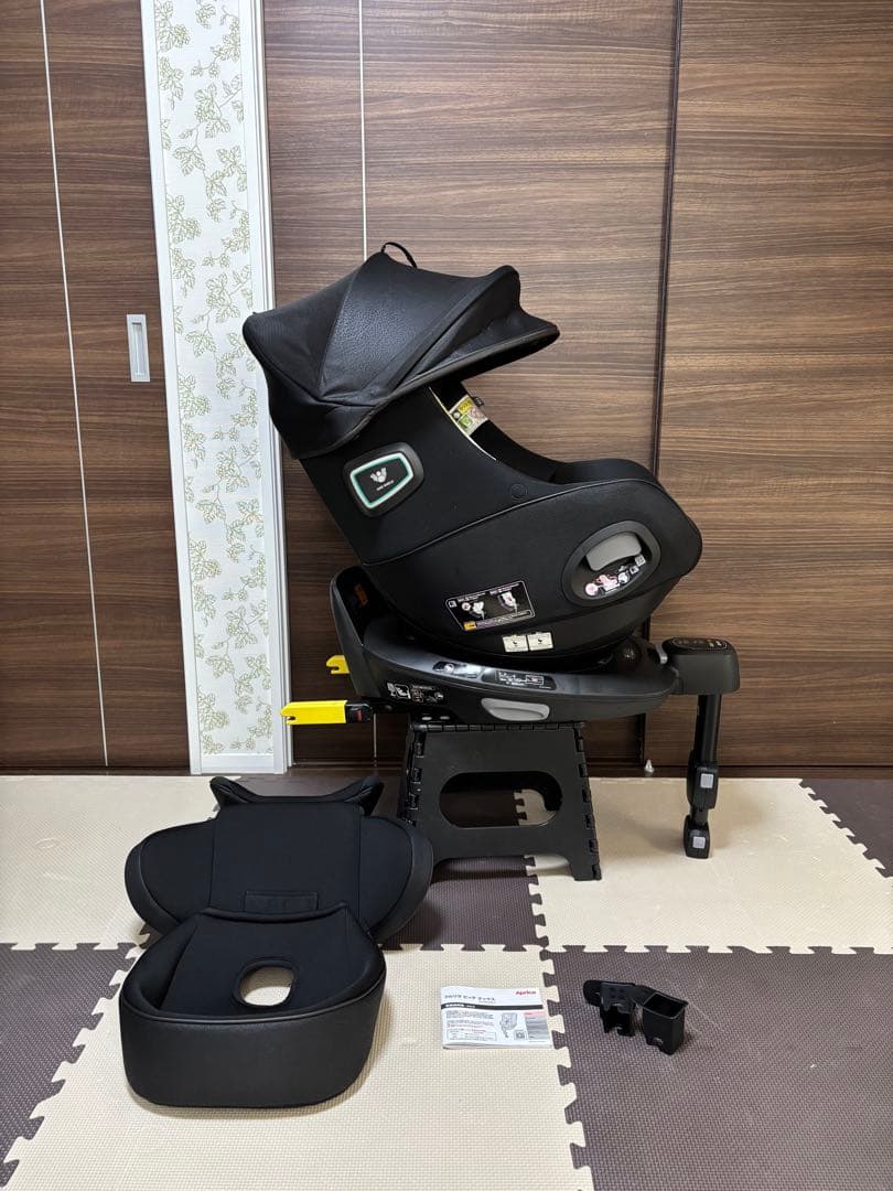 【引き取り限定】Aprica チャイルドシート 新生児からOK