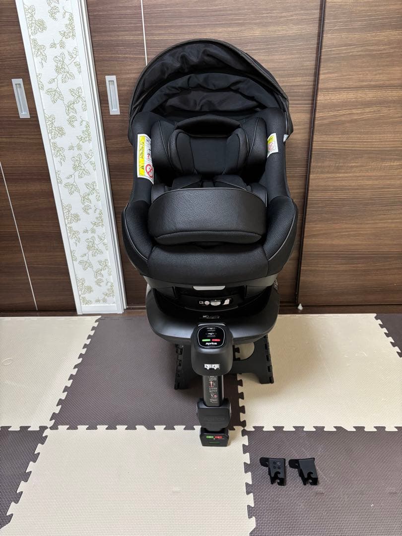 【引き取り限定】Aprica チャイルドシート 新生児からOK