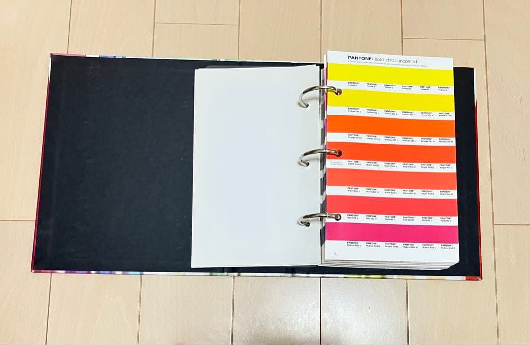 PANTONE PLUS SERIES 色見本帳　uncoated