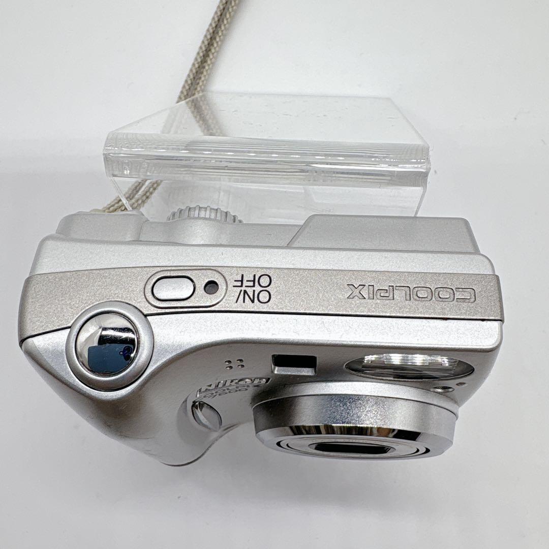 NIkON クールピクス 7600単三電池使用 デジタルカメラ