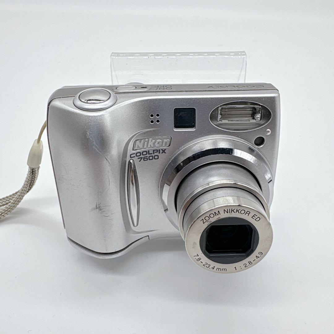 NIkON クールピクス 7600単三電池使用 デジタルカメラ