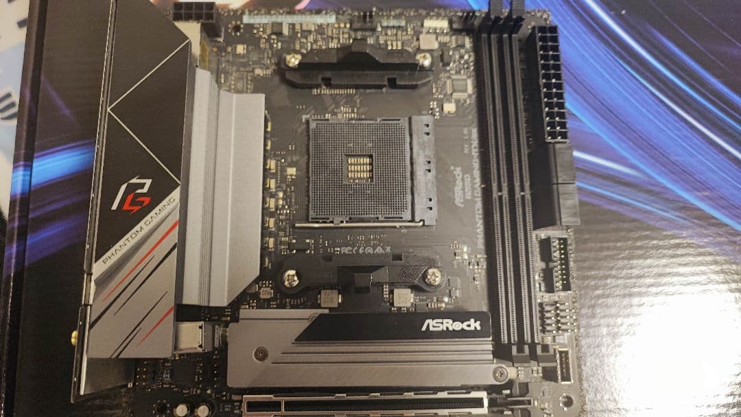 マザーボード ASRock B550 Phantom Gaming-ITX