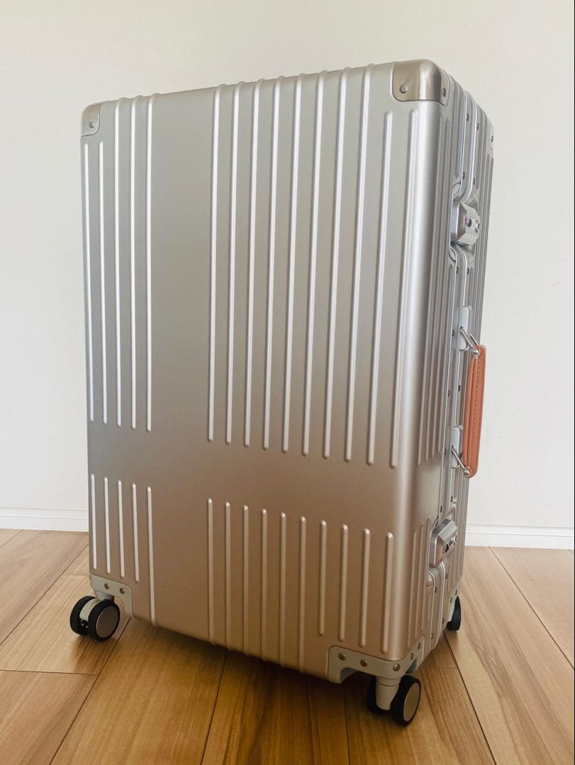innovator アルミスーツケース 70L ／STERLING SILVER