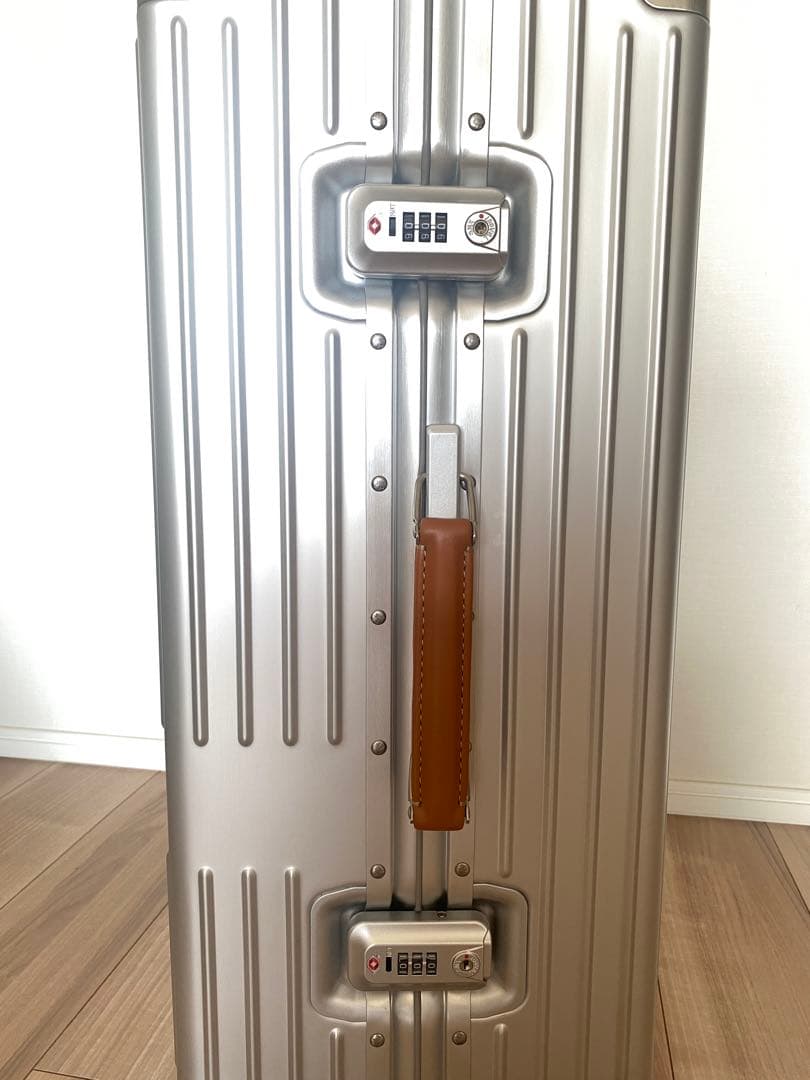 innovator アルミスーツケース 70L ／STERLING SILVER