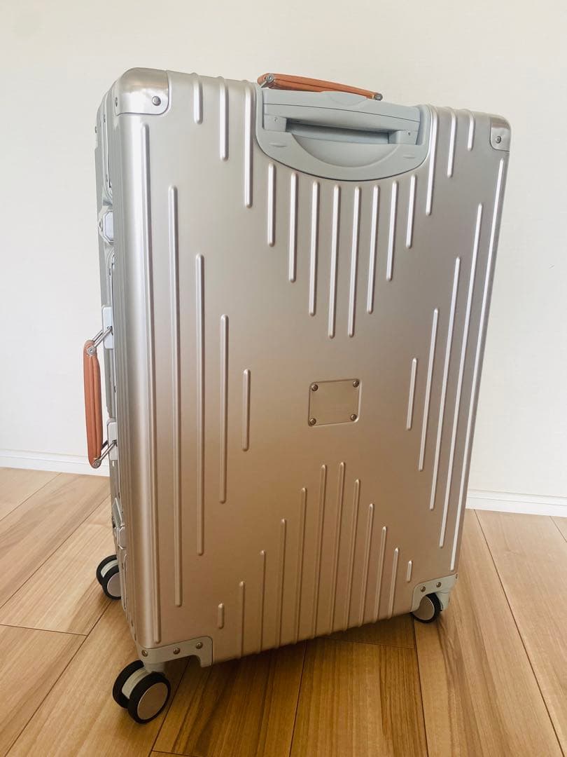 innovator アルミスーツケース 70L ／STERLING SILVER