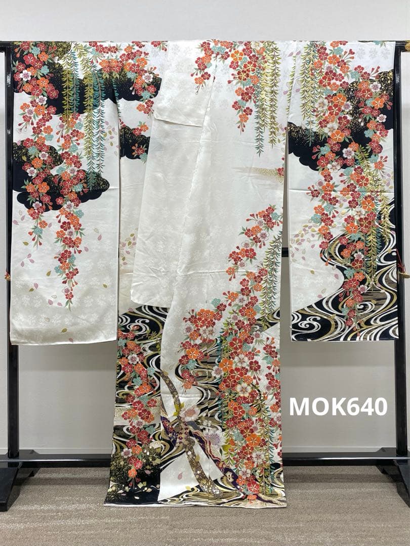 振袖 仮絵羽 舞台衣装 金駒 金彩 紋意匠 桜尽くし 正絹 未仕立て品 八掛付き