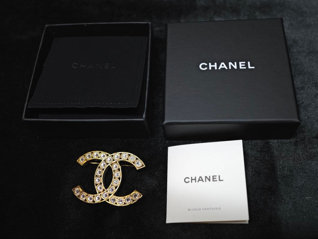 CHANEL ブローチ CCマーク ビジュー ラインストーン