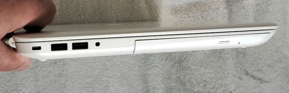 (値下げ)HP Pavilion 15 Corei5&メモリ8GB搭載