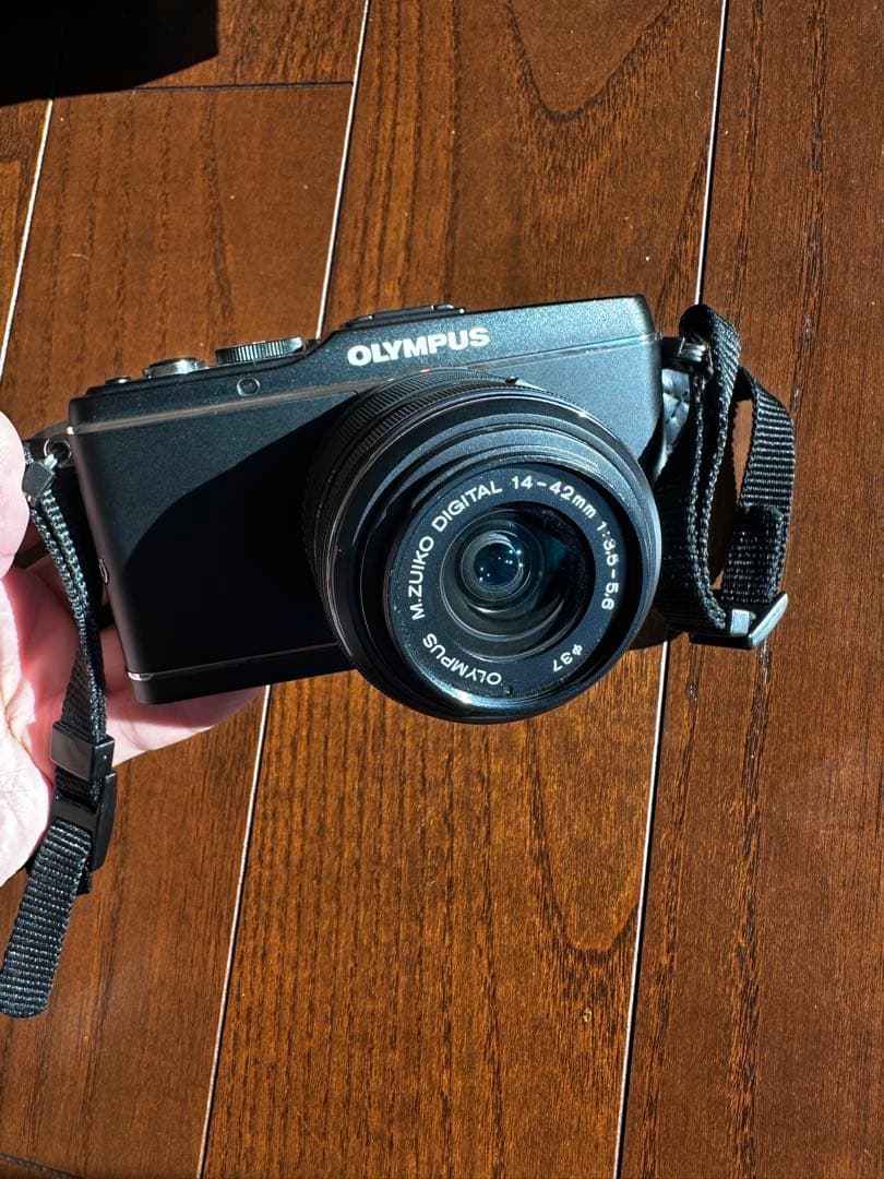 OLYMPUS ミラーレス一眼カメラ PEN E-P3 14-42mmレンズ