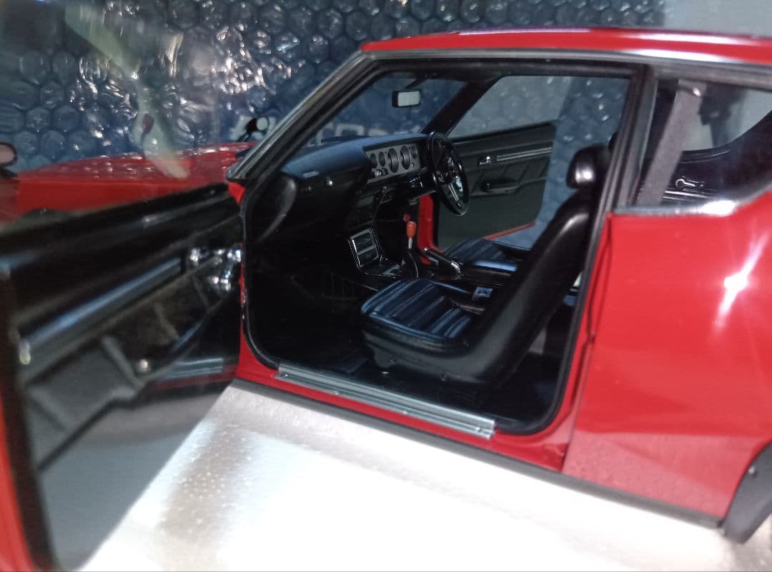 オートアート製 スカイライン2000GT-R(KPGC110)レッド