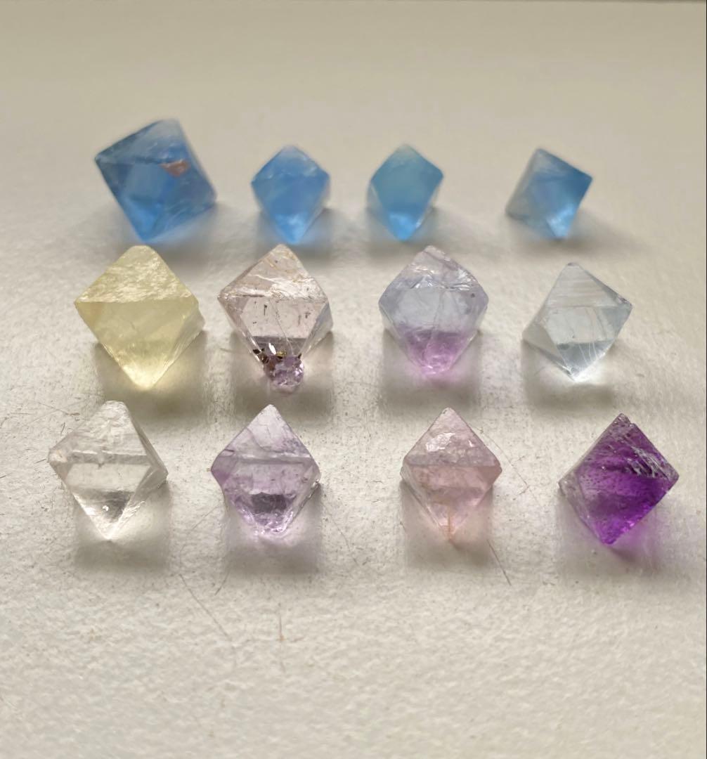 八面体 フローライト　ビンガム産　イリノイ産　12個セット　蛍石　鉱物標本