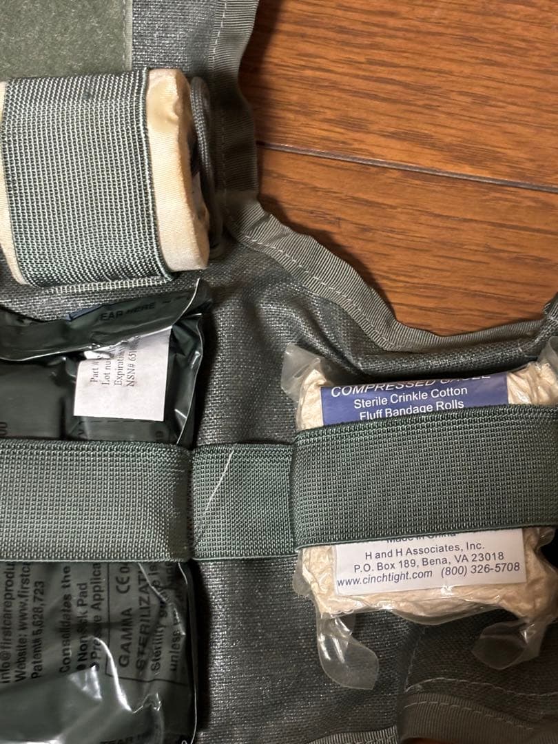 米軍放出品　実物　希少　未使用品 ファーストエイド キット セット 中身入り
