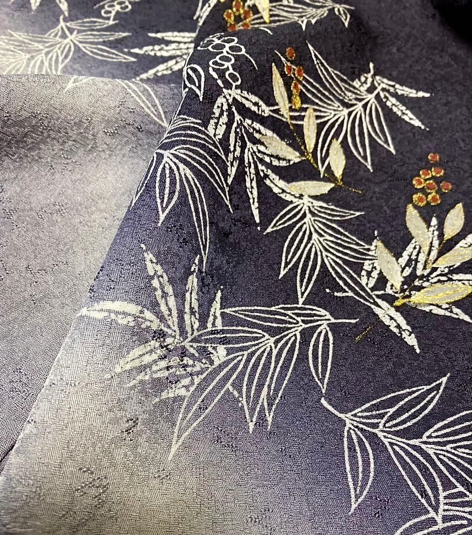 ご予約中です 初春 吉祥南天柄 上質正絹紋意匠 一つ紋 訪問着 深い濃紺色