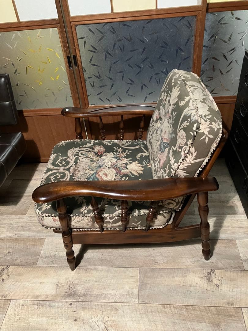 カリモク　コロニアルシリーズ クラシック花柄ソファ 肘掛け付き