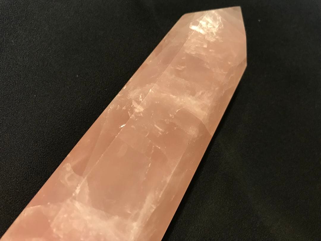 大きなローズクォーツ ポイント 671g