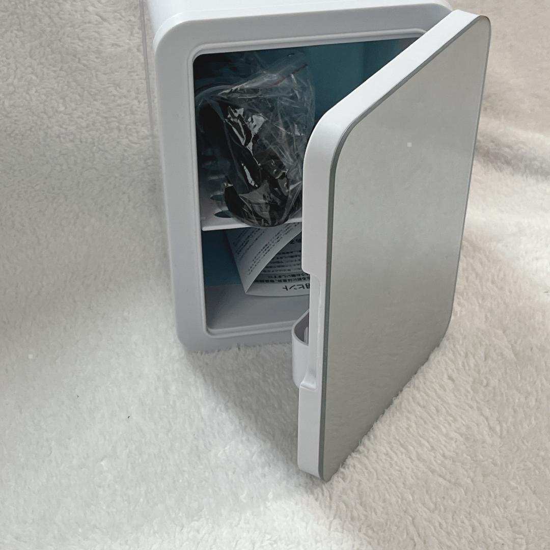 化粧品保管・寝室にも✨小型冷蔵庫 4L 冷温庫 コンパクト ミニ冷蔵庫