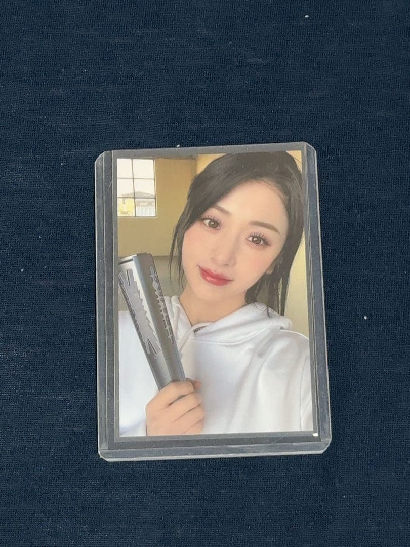 [卒業します]LESSERAFIM ユンジン トレカ　他