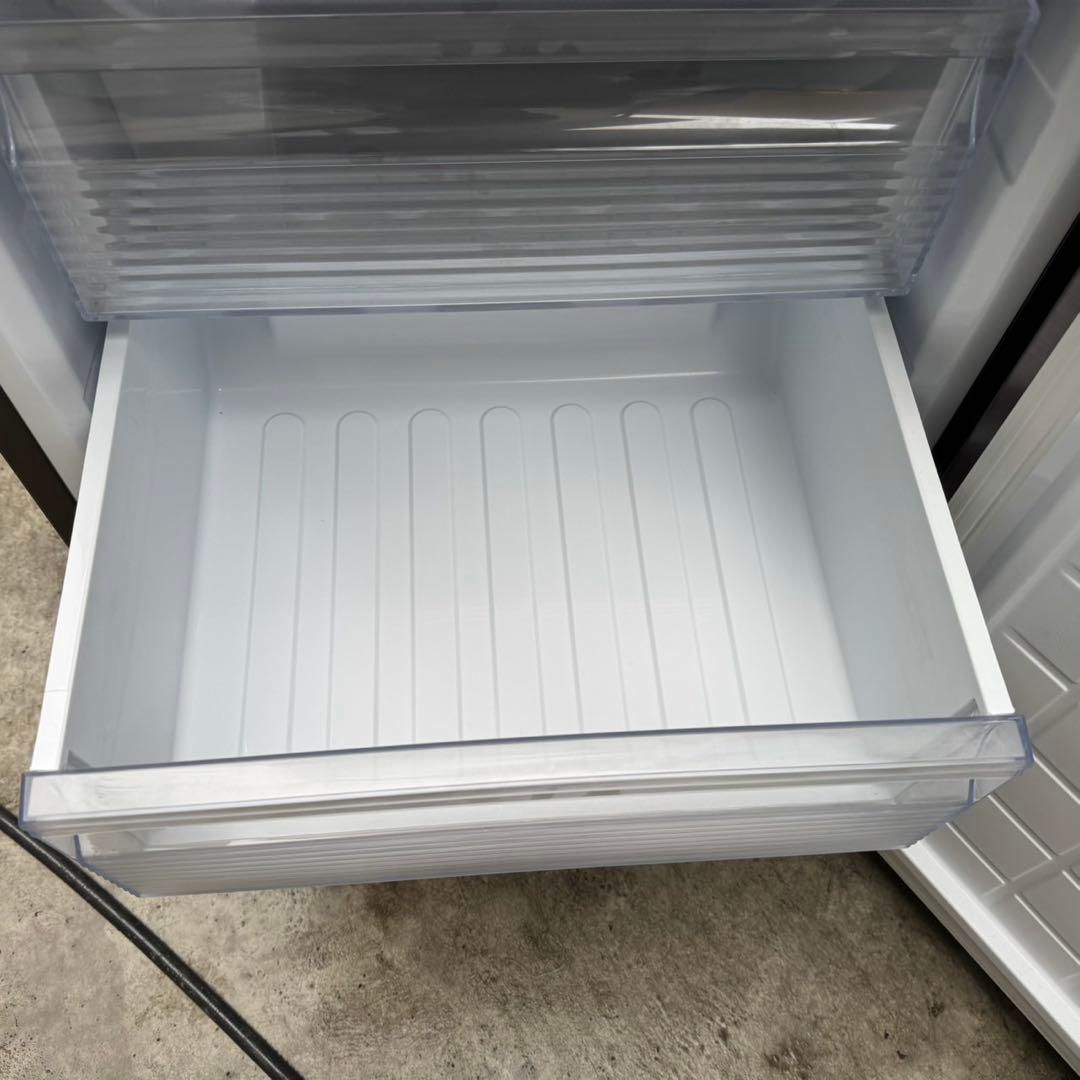 84⭐️2022年製美品★シャープ　冷蔵庫　ブラウン　大型　2ドア　280L