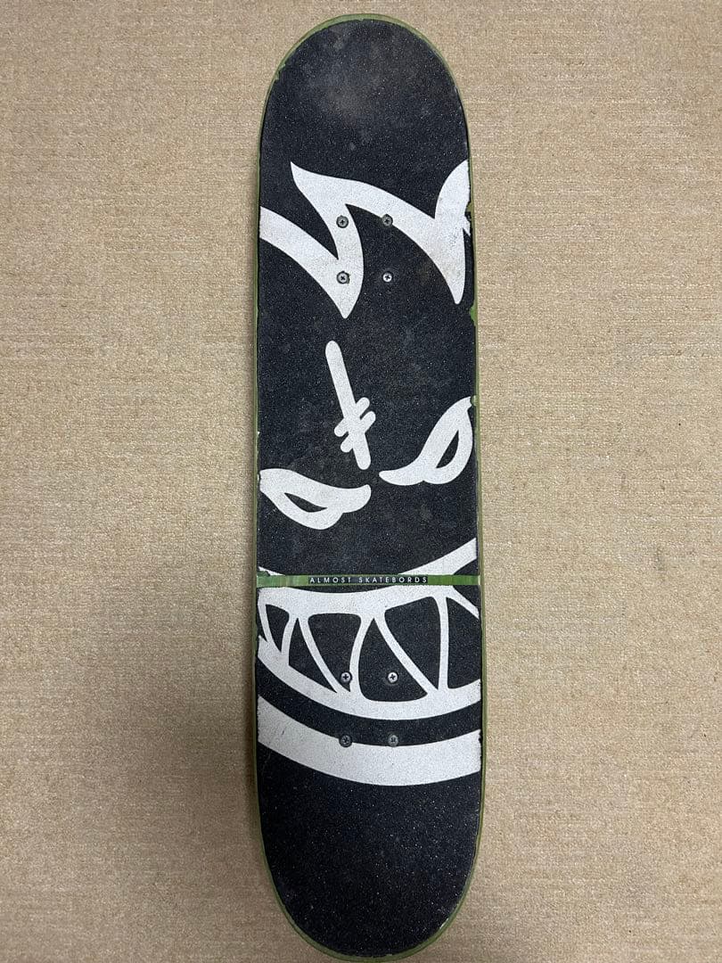 スケートボード　8インチ　コンプリート