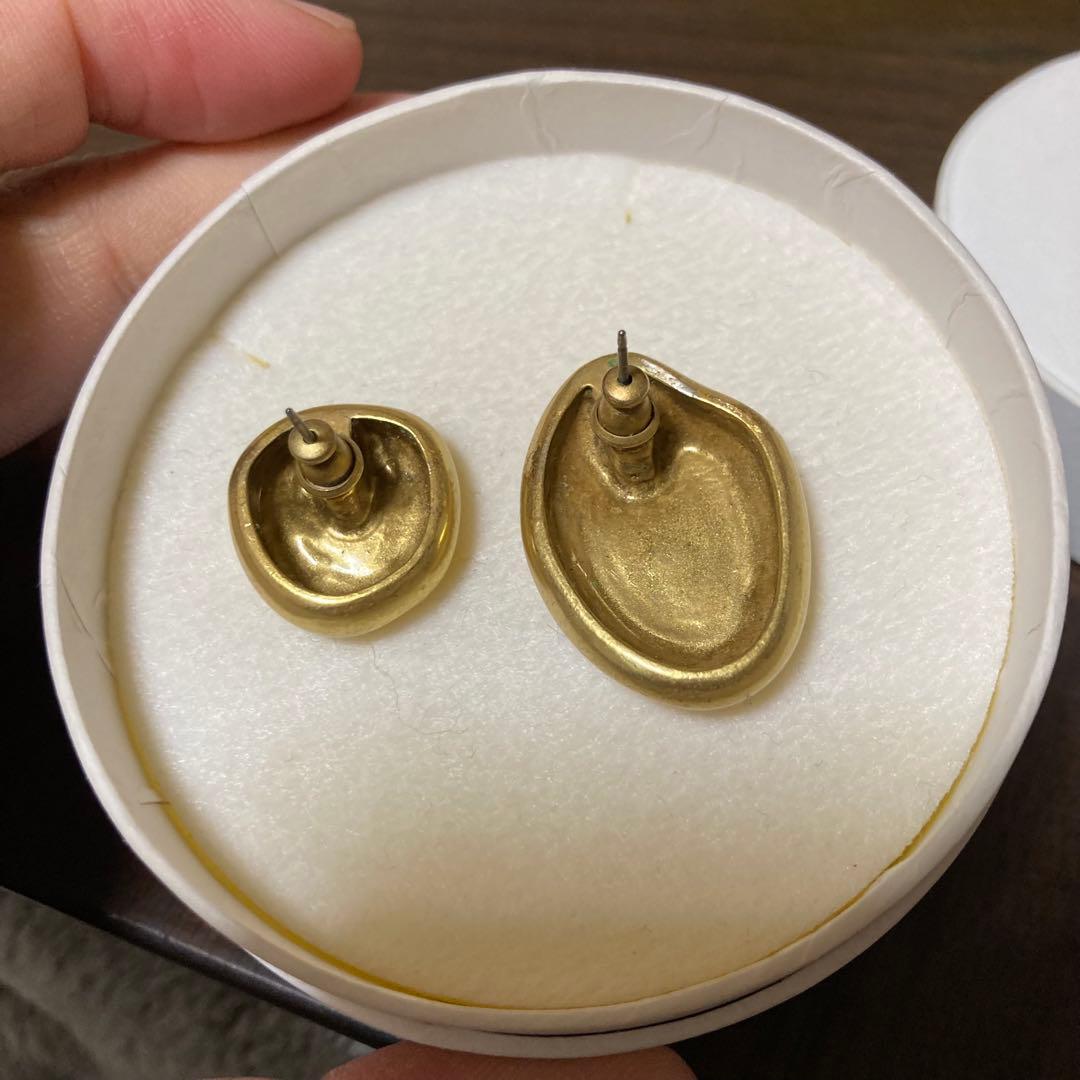 MiyAMERI ゴールド　ピアス ストーンライク　アシンメトリー　アメリ