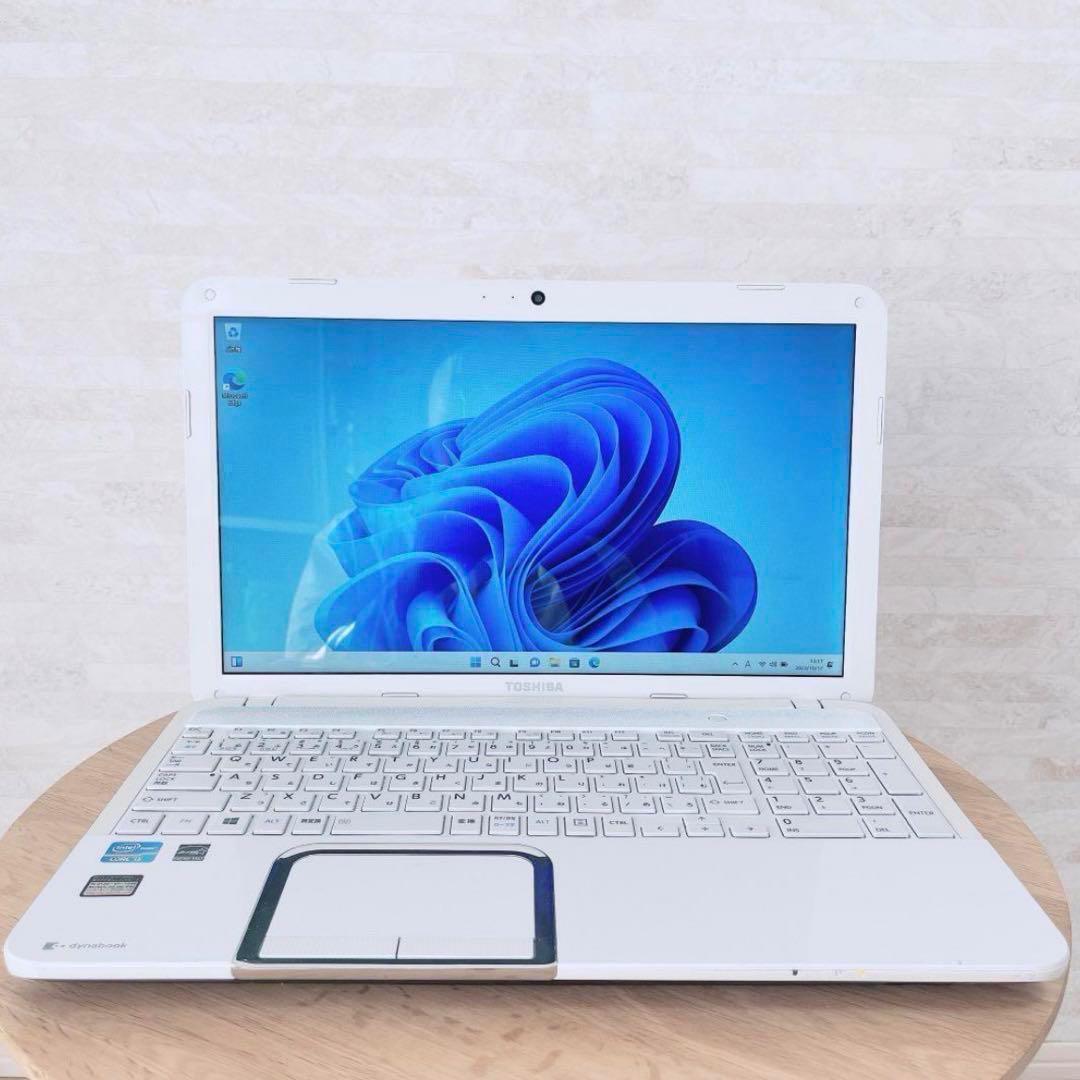 ✴︎早い者勝ち✴︎Corei5 爆速SSD カメラ搭載 人気のホワイト 東芝