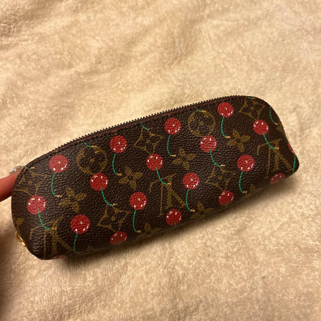 【新品】LOUIS VUITTON ペンケース　チェリー柄