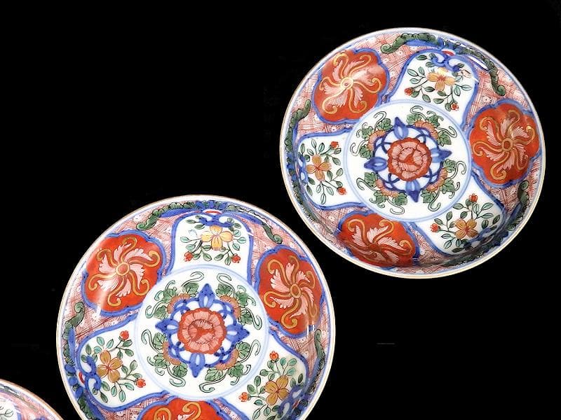 大聖寺伊万里　金襴手　花に菊花四方襷紋の図　４寸皿　３枚　B207-CHc