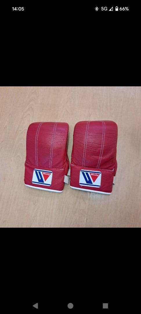 Winning ウイニング グローブ パンチング　赤　黄色