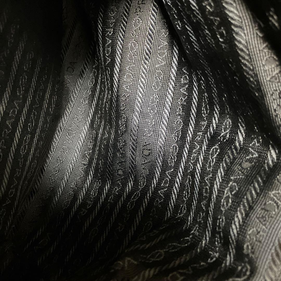 PRADA キルティングナイロンバッグ ブラック