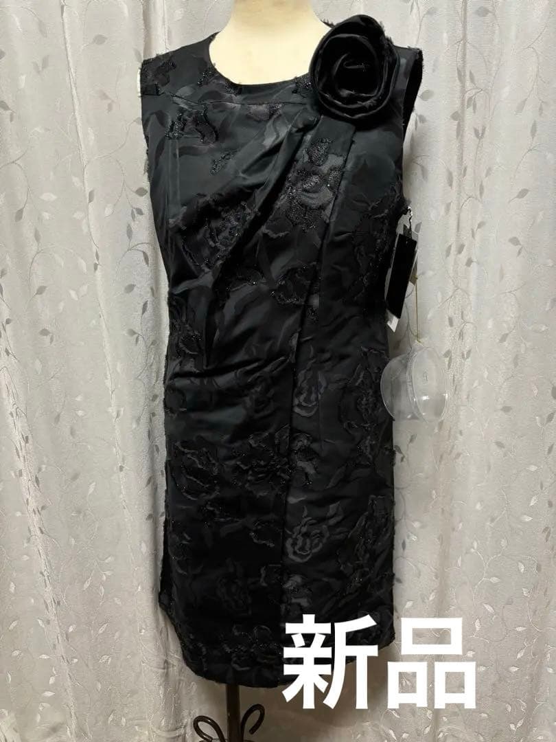 新品タグ付定価6万円レジァンス ジャガードワンピース 高級素材コサージュ付L黒