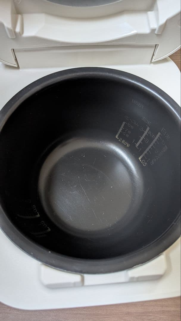 ZOJIRUSHI NW-SA10 5.5合 象印　炊飯器　ホワイト