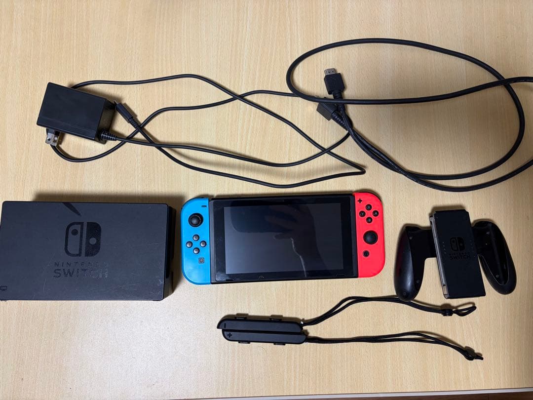 Nintendo Switch 本体 青/赤 付属品付き　箱無し