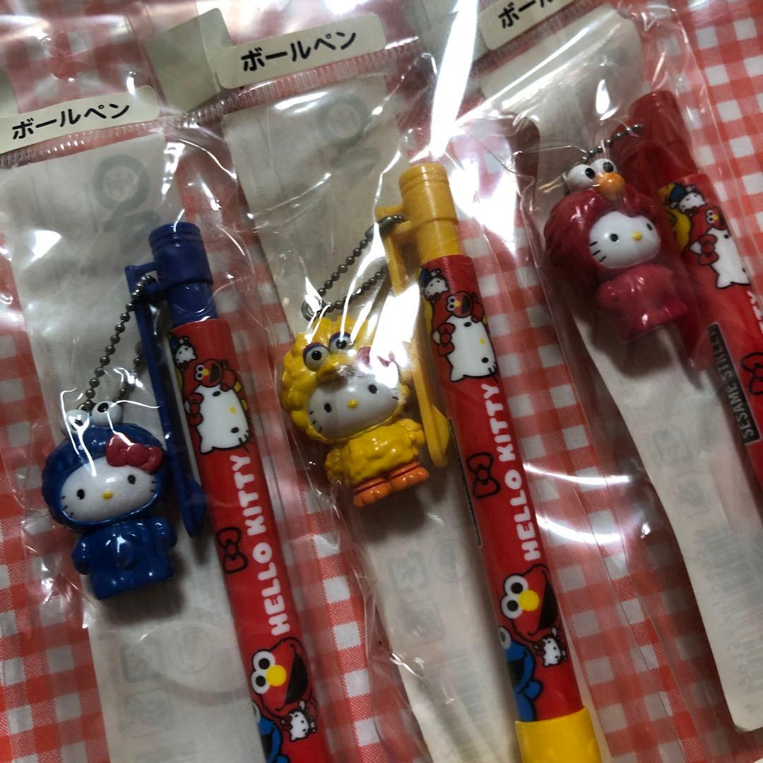 ハローキティちゃん　セサミストリート　コラボボールペンセット　2010年の品