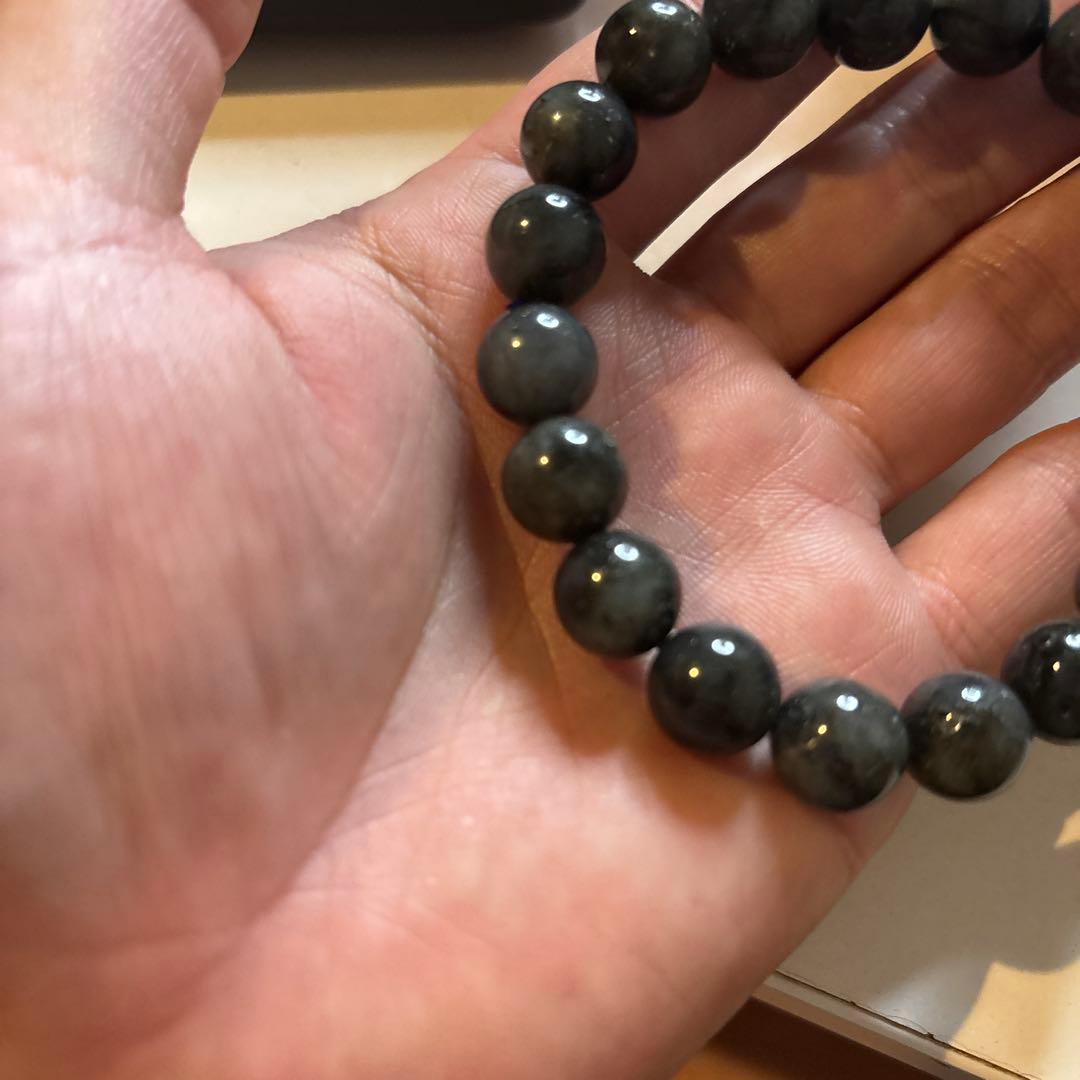 不思議な魅力！ラブラドライトたんのブレスレット！