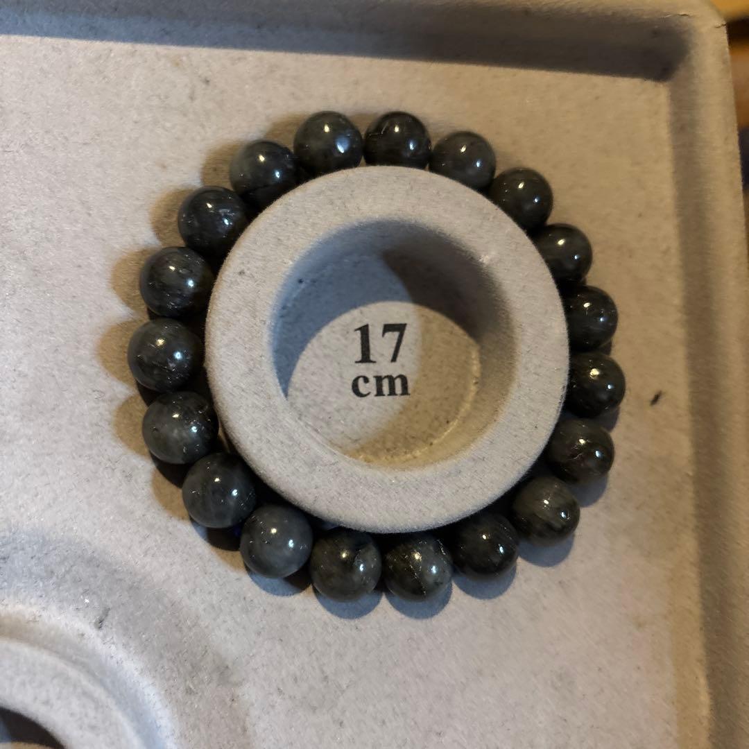 不思議な魅力！ラブラドライトたんのブレスレット！