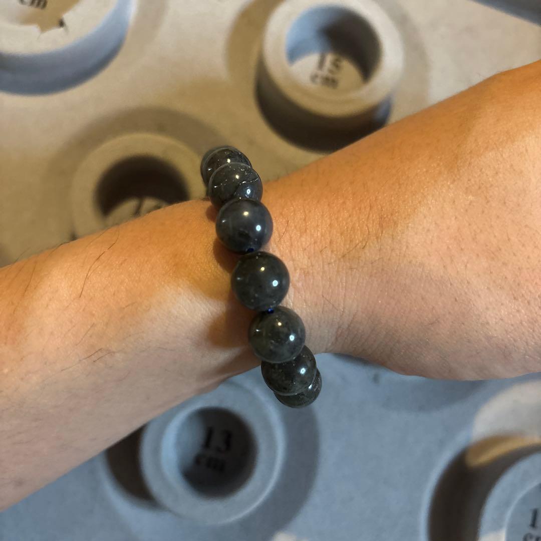 不思議な魅力！ラブラドライトたんのブレスレット！