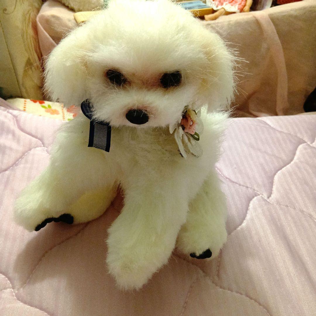 ホワイトぬいぐるみ犬 リボン付き