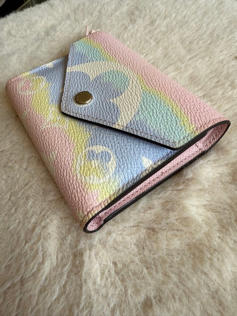 ルイ・ヴィトンLVエスカル ポルトフォイユ・ヴィクトリーヌM69113パステル