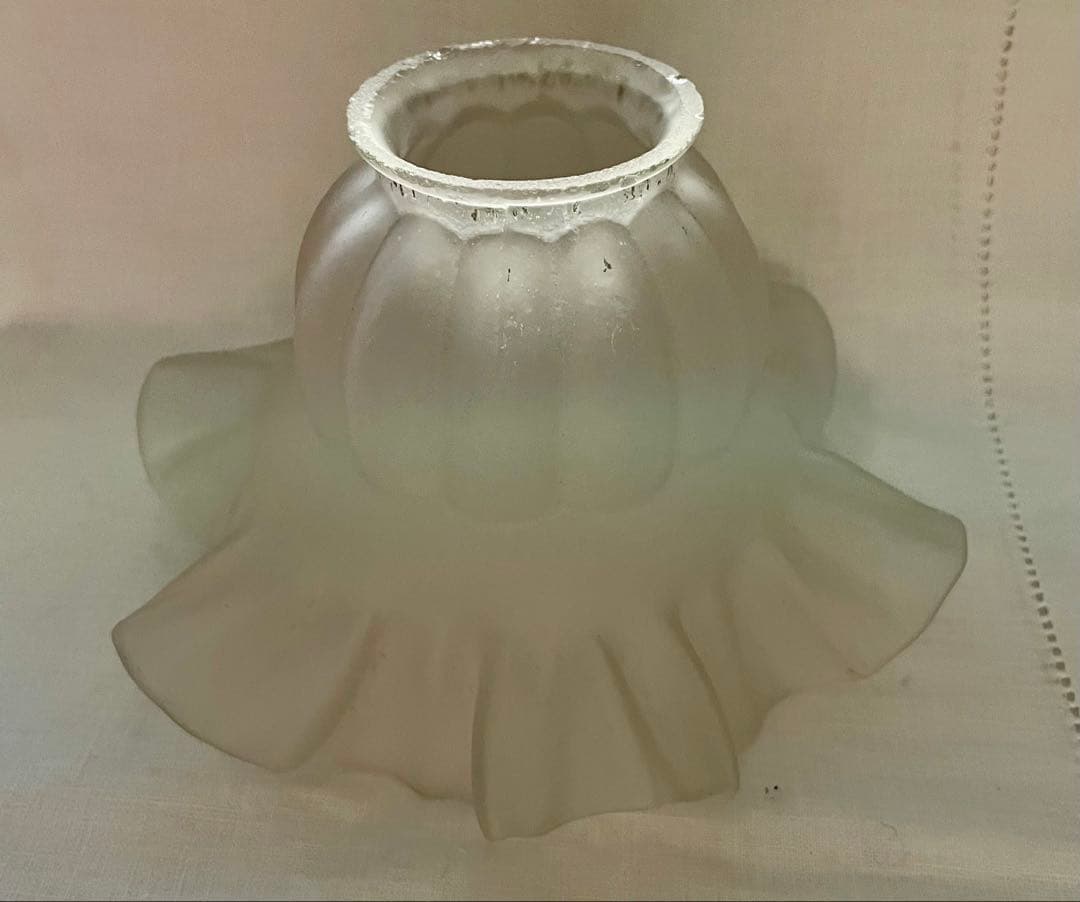 アンティーク透明ガラス製フリルシェイド