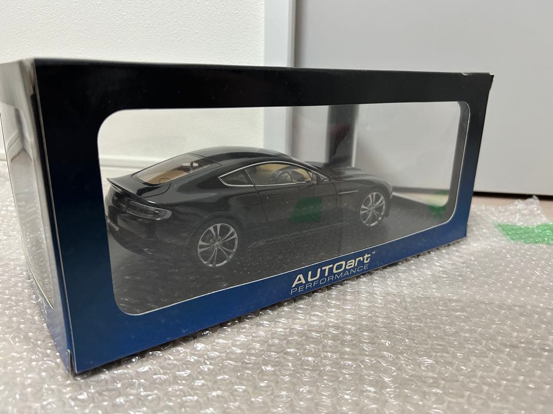 暗所保管・極美品✨autoart Aston Martin V12