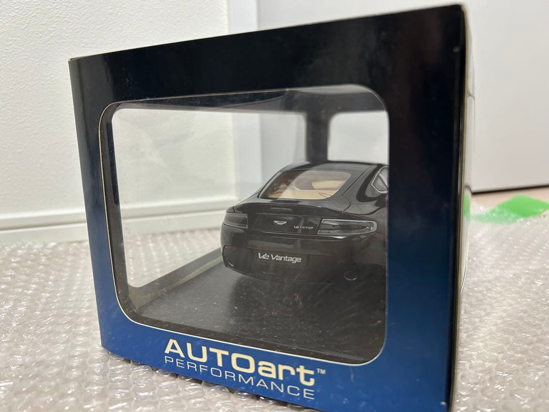 暗所保管・極美品✨autoart Aston Martin V12