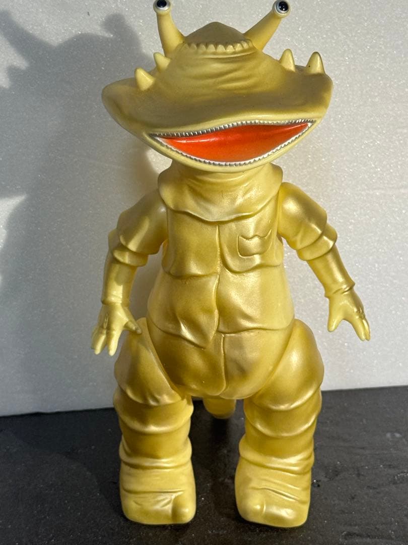 ブルマァク　怪獣シリーズ　カネゴン　復刻版　ウルトラQ ソフビ