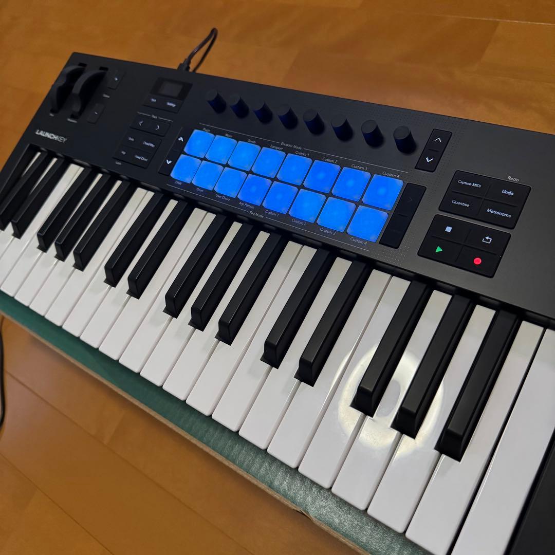 Novation Launchkey 37 Mk4【フルサイズキー/37鍵盤】