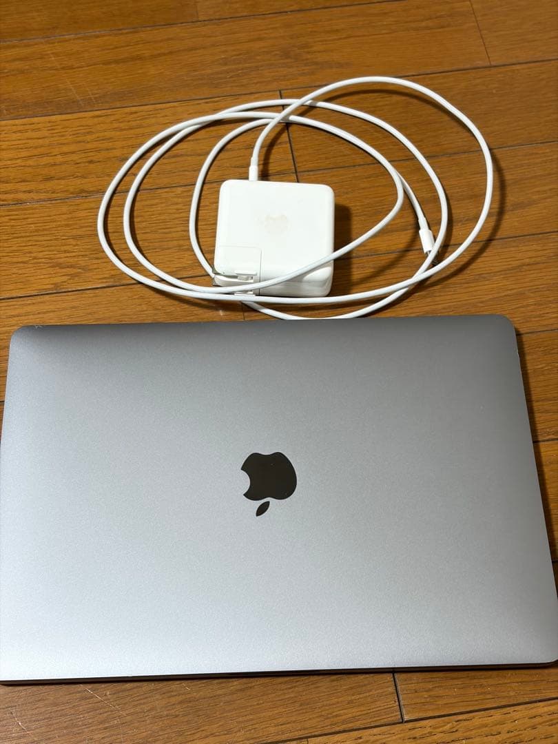 美品 MacBook Pro m1 8+256GB スペースグレイ